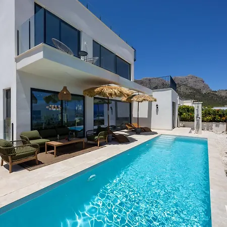 Luxury Pool By Fidalsa *